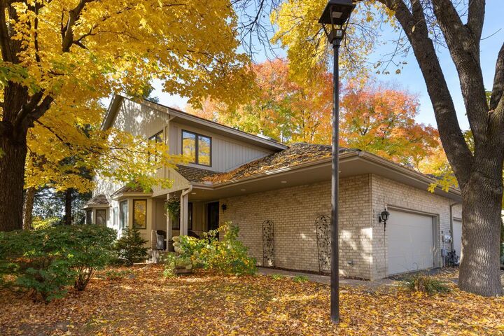 1110 Hollybrook Drive  Wayzata MN 55391 photo