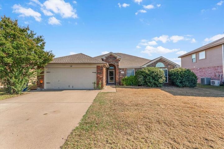 Property Photo:  2641 Cherry Hills Lane  TX 76028