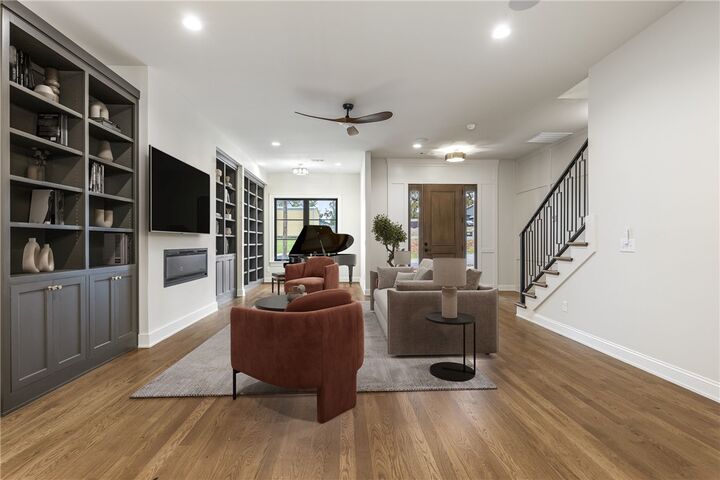 Property Photo:  1039 NW A Street  AR 72712 