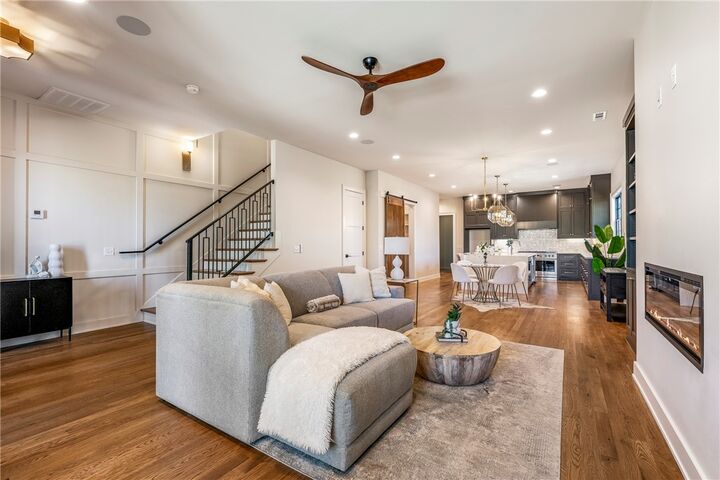 Property Photo:  1039 NW A Street  AR 72712 