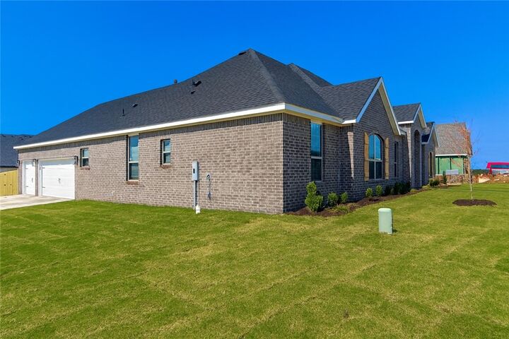 Property Photo:  2125 Porter Street  AR 72751