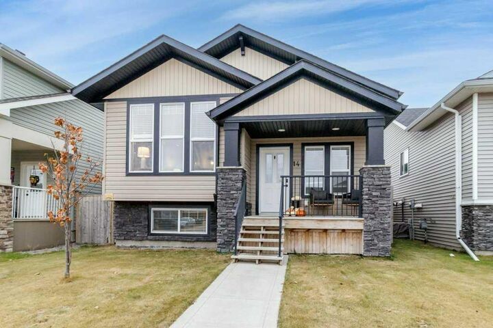 14 Village Crescent  Red Deer AB T4R 0P3 photo