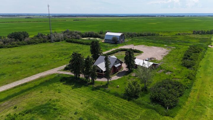Property Photo: 255025 Township 814 Road AB T0H 0L0