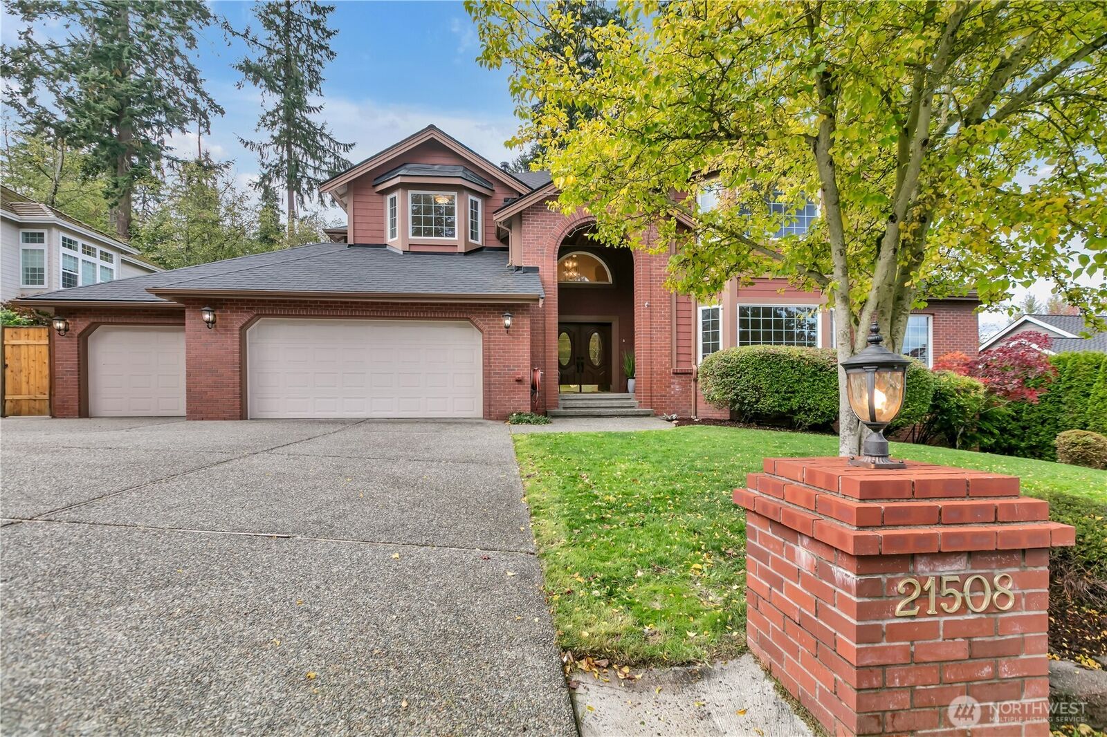 Property Photo:  21508  32nd Place W  WA 98036