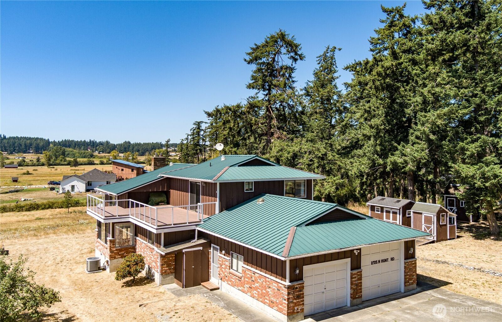 Property Photo:  2725  Hunt Road  WA 98277