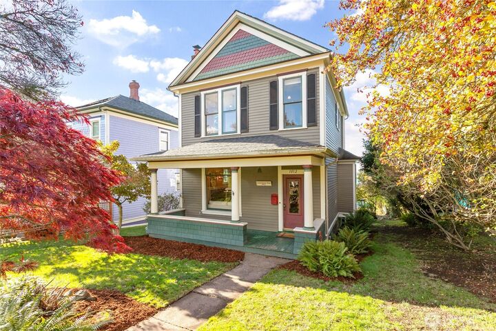 Property Photo:  1012  17th Street  WA 98225