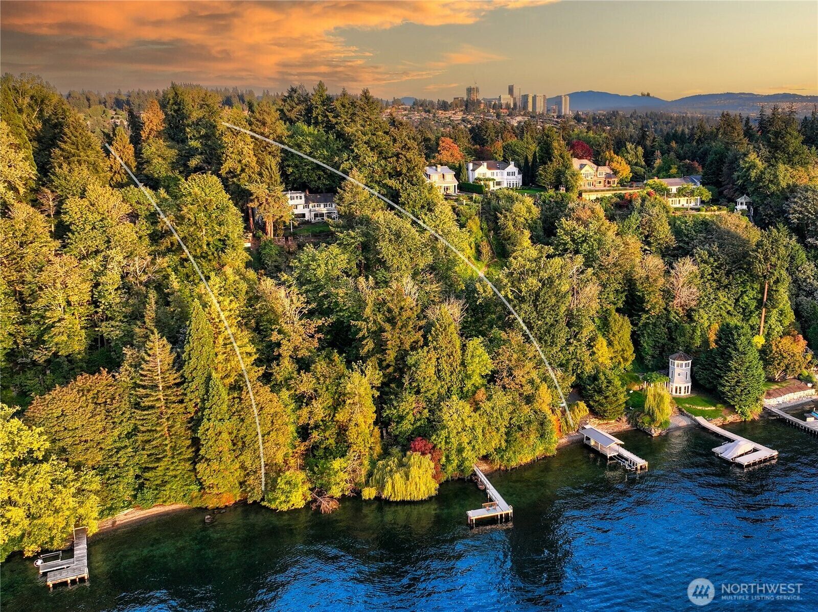 Property Photo:  2425  Evergreen Point Road  WA 98039