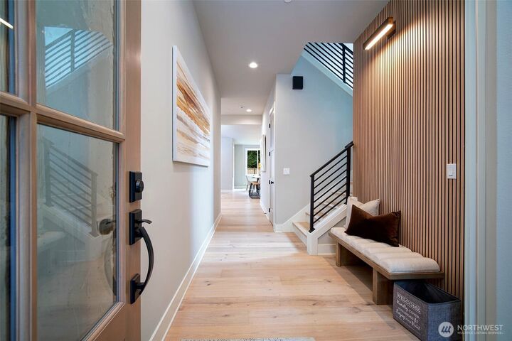 Property Photo:  6524  128th Avenue NE  WA 98033