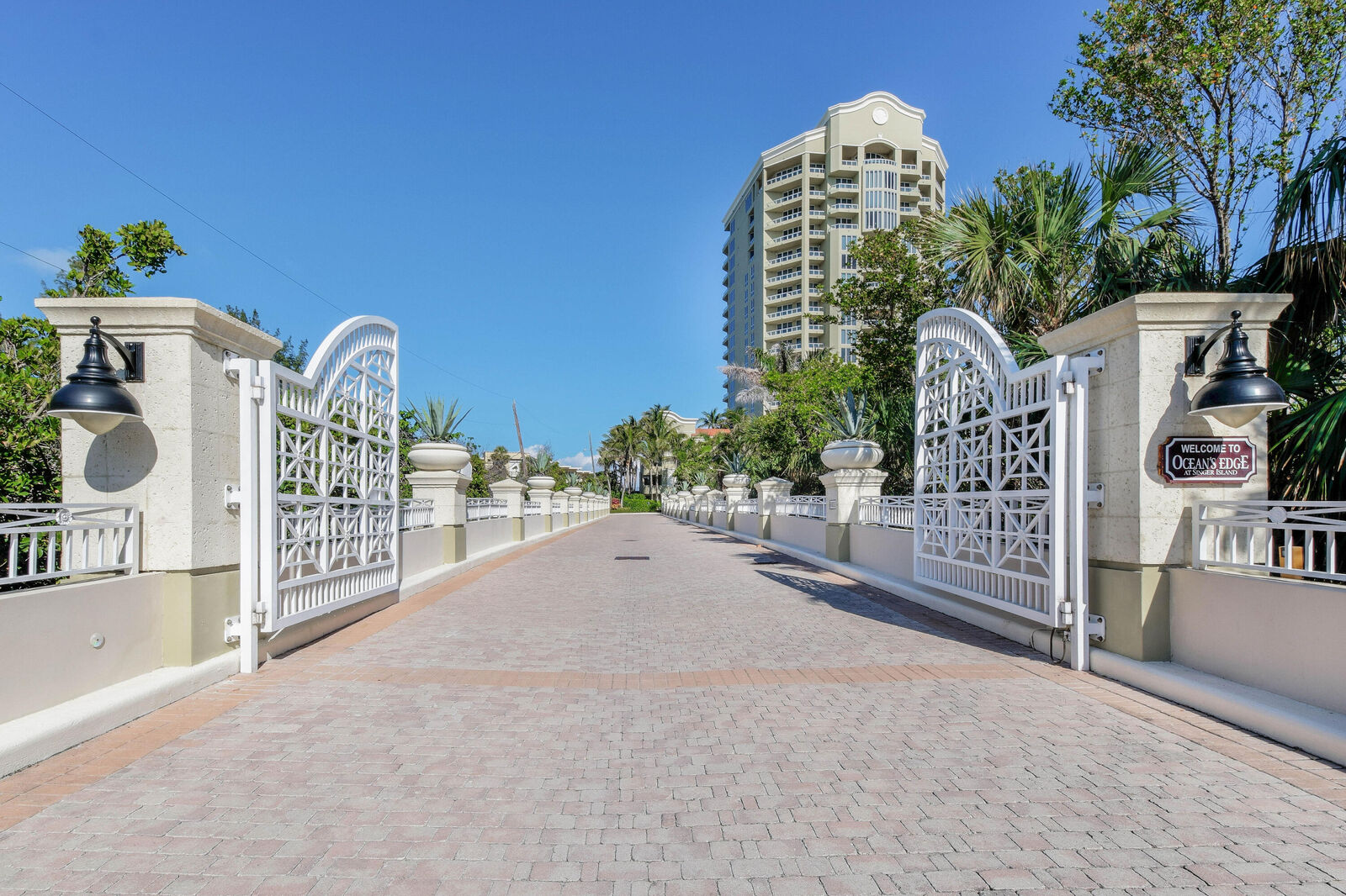 Property Photo: 5050 N Ocean Drive 702 FL 33404