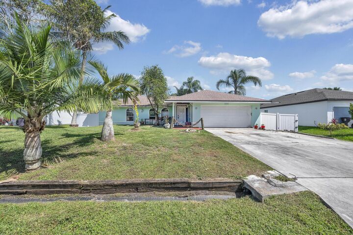 356 SW Grimaldo Terrace  Port Saint Lucie FL 34984 photo
