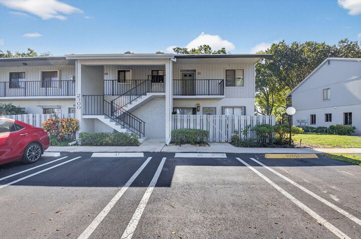 Property Photo:  2300 Germantown Road 203  FL 33445