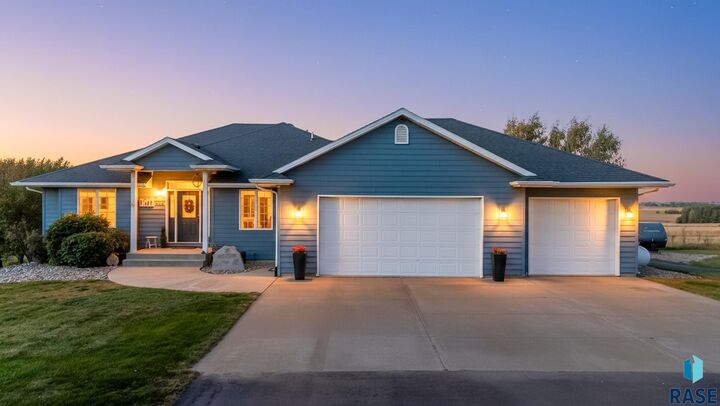 Property Photo:  48223 Hiawatha Pl  SD 57013