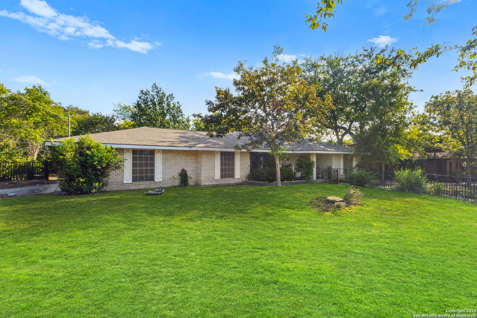 Property Photo: 6041 Trone Trail TX 78238