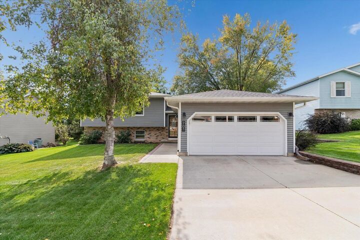 Property Photo: 701 Greig Trail WI 53589