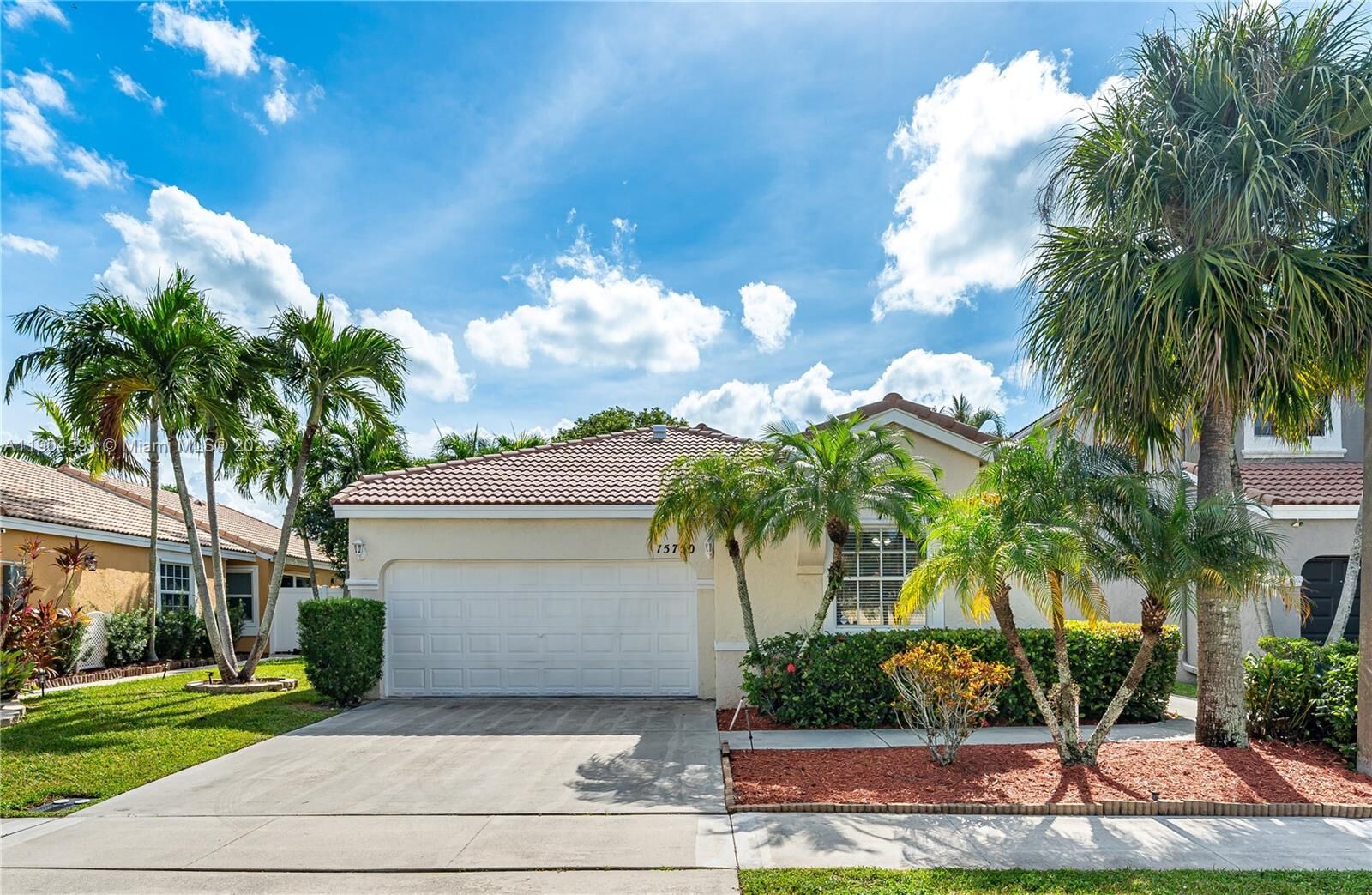 Property Photo:  15750 NW 16th Ct  FL 33028