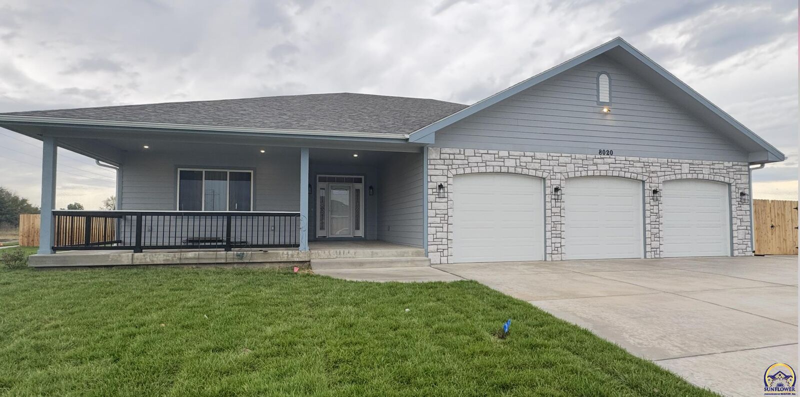 Property Photo:  8020 SW 26th Ter  KS 66614 