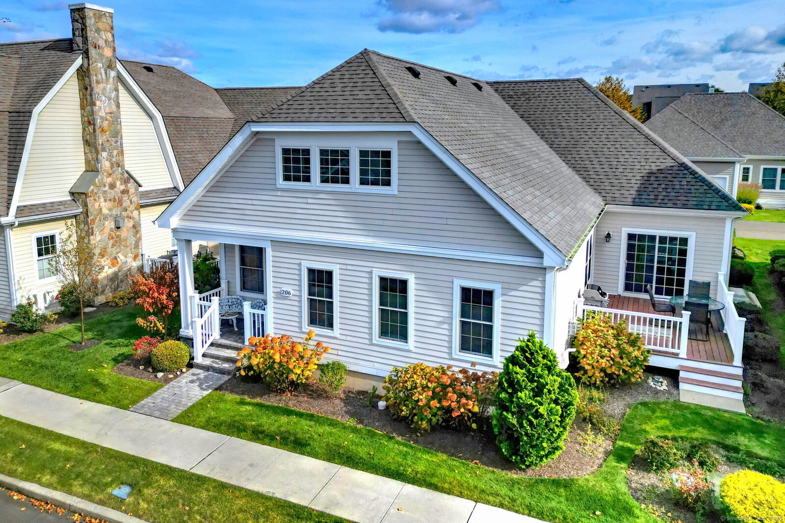 Property Photo:  206 Deerfield Lane 206  CT 06477 