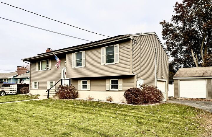 Property Photo:  10 Seventh Avenue  CT 06385 