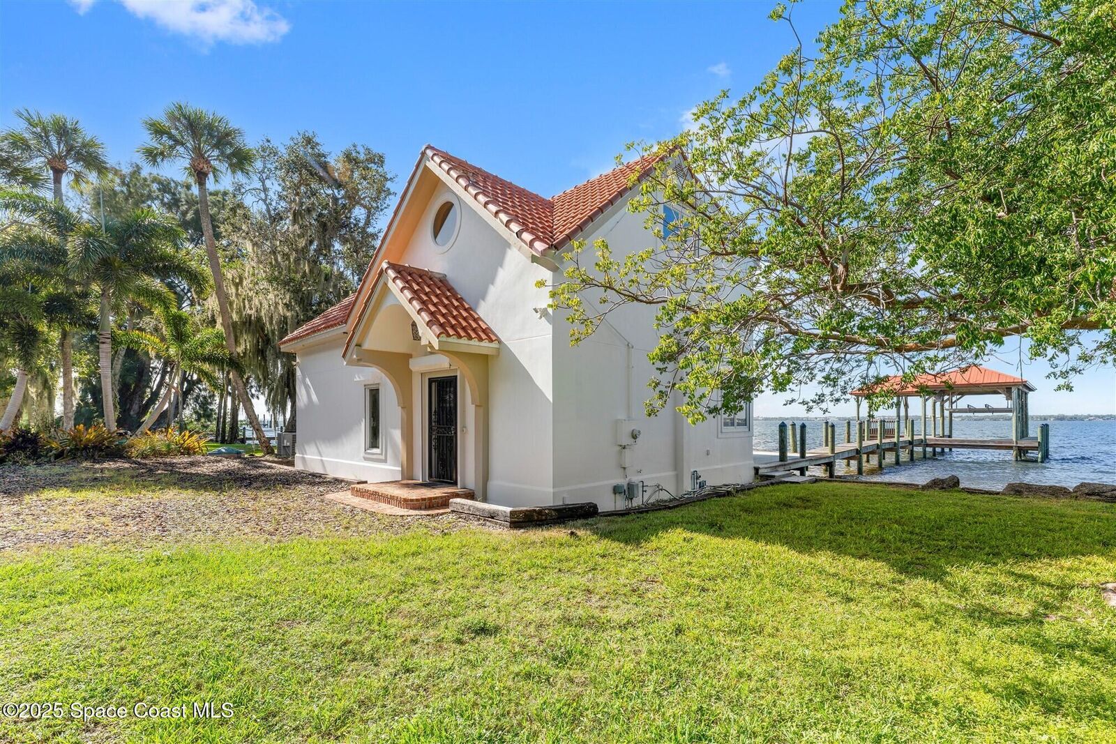 Property Photo:  10285 S Tropical Trail  FL 32952 