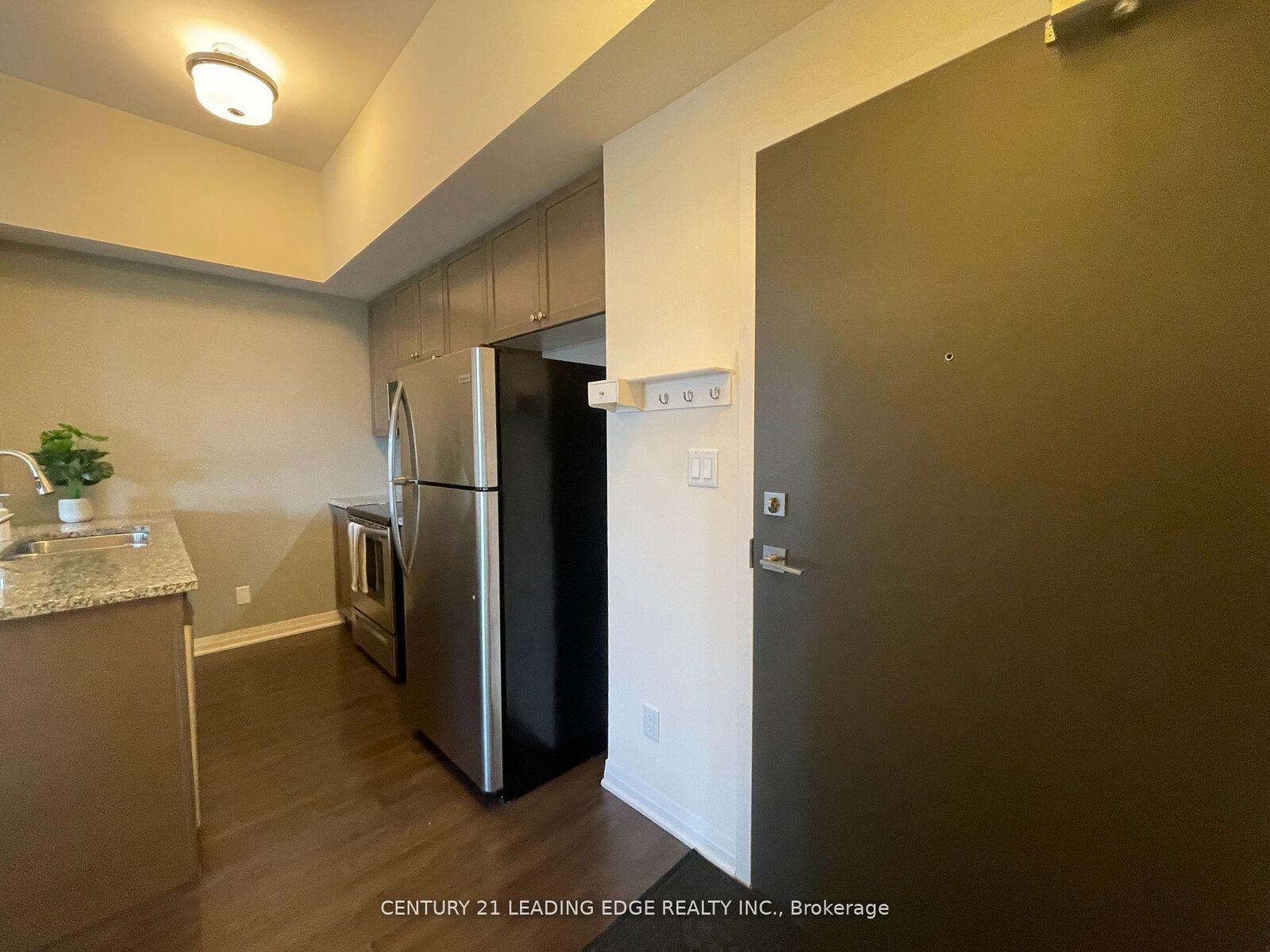 Photo de la propriété:  2 Adam Sellers Street 107  ON L6B 1P2 