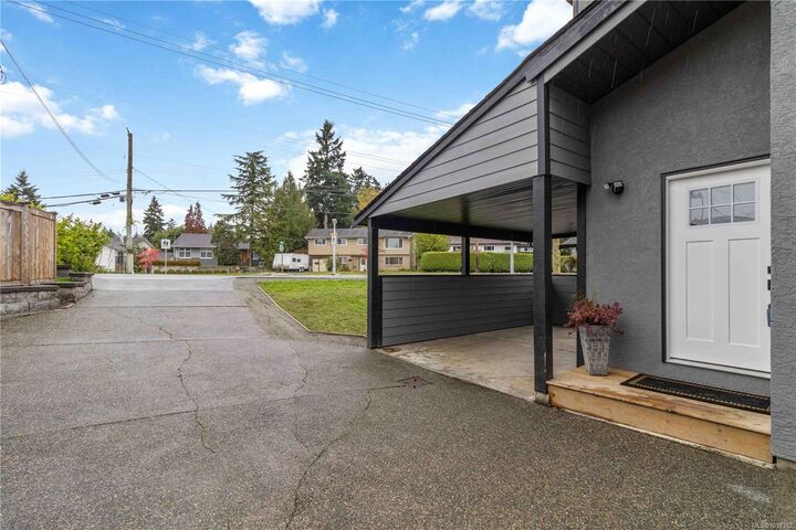 Property Photo: 7004 Wallace Dr BC V8M 1G1