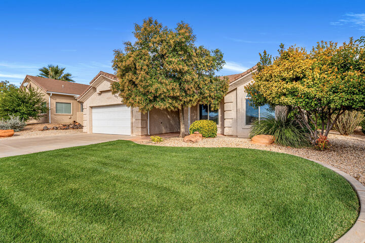 Property Photo: 387 E 300 S UT 84738