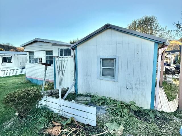 Property Photo: 6 Carriage Drive PA 16371