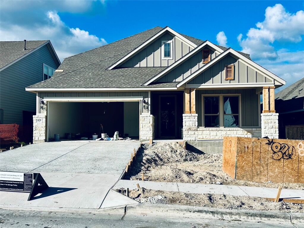 Property Photo:  820 Sage Thrasher Circle  TX 78620 