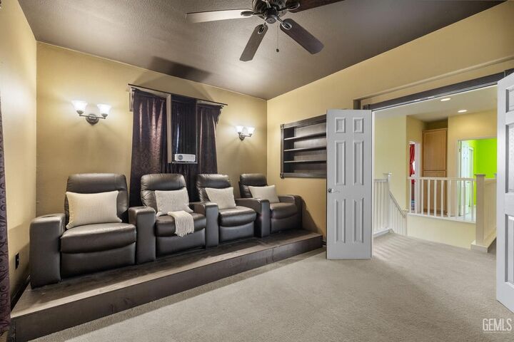 Property Photo:  10114 Oporto Way  CA 93306 