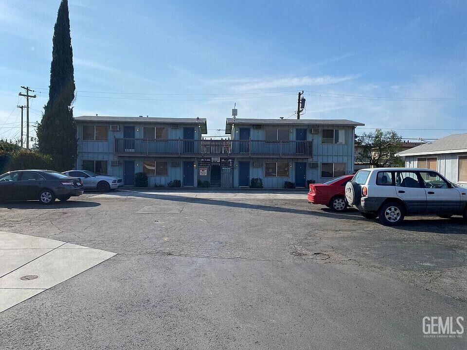 Property Photo: 3415 Terrace Way CA 93309