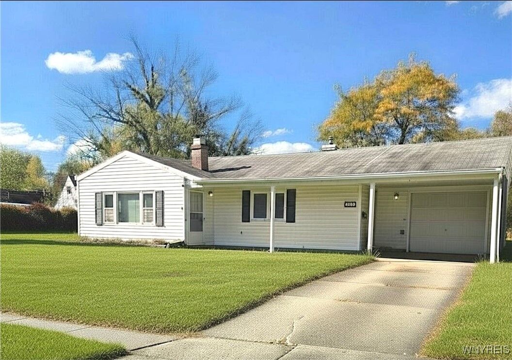 Property Photo:  20 Nicholas Drive N  NY 14150