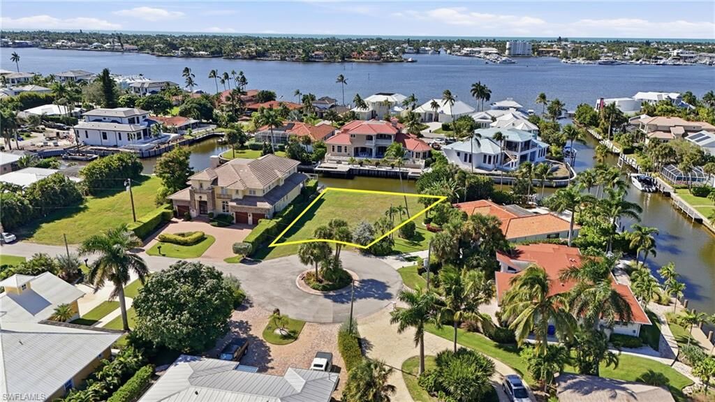 Property Photo:  1510 Mullet Ln  FL 34102 