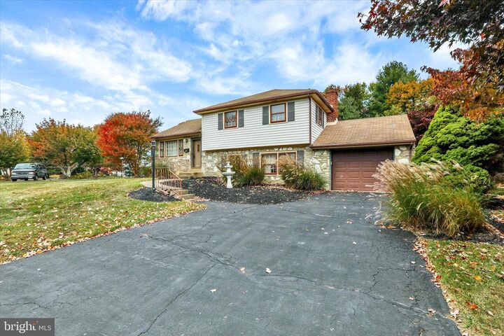 Property Photo:  926 Carlin Drive  PA 18966