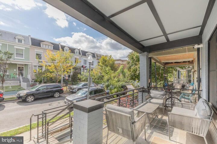 Property Photo: 1427 Perry Place NW DC 20010