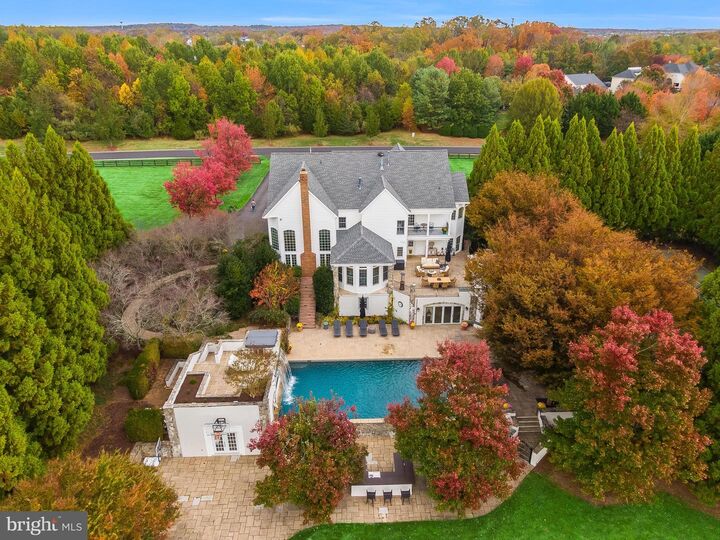 Property Photo: 40747 Lenah Run Circle VA 20105