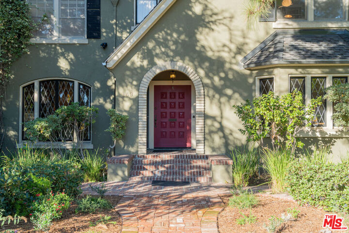 Property Photo:  149 N Van Ness Ave  CA 90004 
