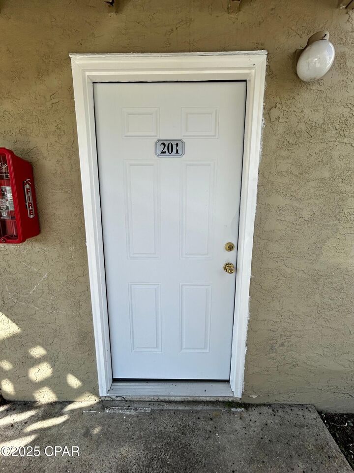 Property Photo: 3914 E 11th Street 201 FL 32404