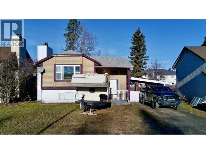128 Peace River Crescent — photo 1