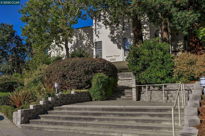 Property Photo: 1305 Boulevard Way 311 CA 94595