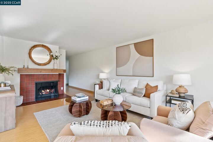 Property Photo: 500 Vernon 102 CA 94610