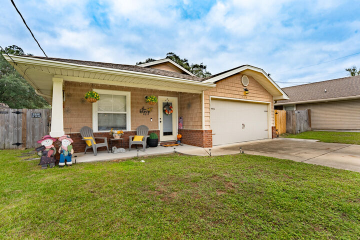 Property Photo:  936 Central Avenue  FL 32547