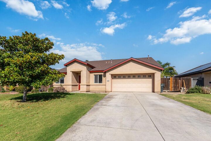 Property Photo: 2304 September Drive CA 93313