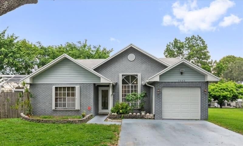 Property Photo: 1600 SW 87th Ave FL 33025