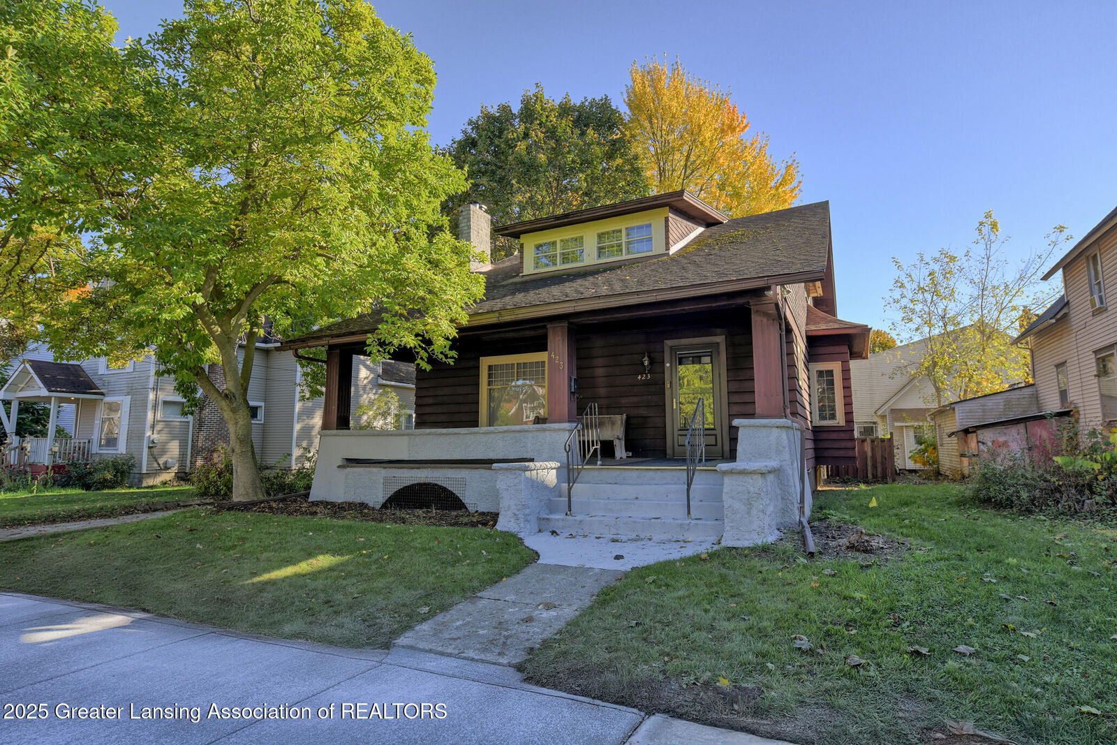 Property Photo: 423 W Cesar Chavez Avenue MI 48906