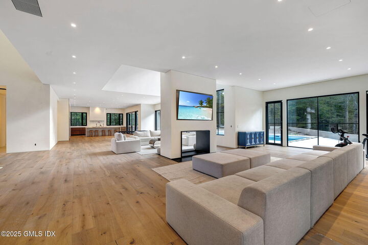 Property Photo: 41 Mohawk Lane CT 06831