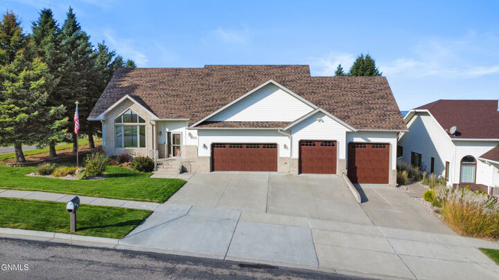 2900 Daytona Drive  Bismarck ND 58503 photo