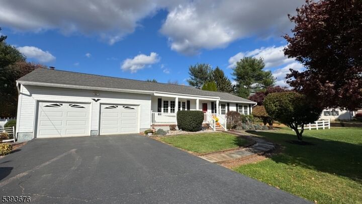 Property Photo: 364 Oak Grove Rd NJ 08867
