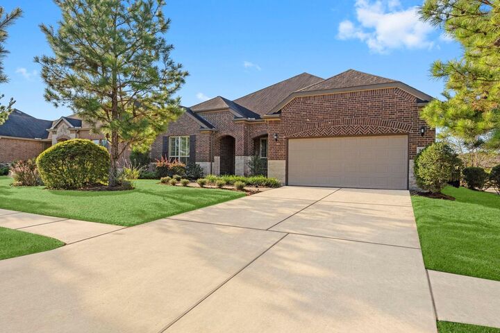 Property Photo: 349 Kerry Bog Lane TX 77382