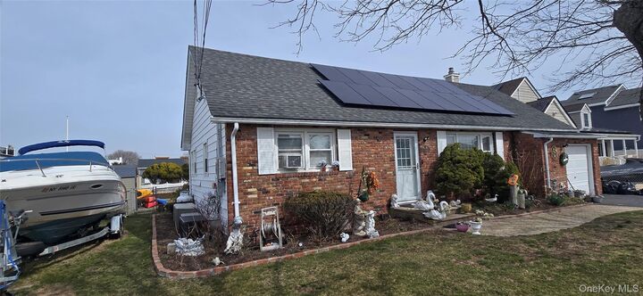 Property Photo: 7 Fairlawn Court NY 11967