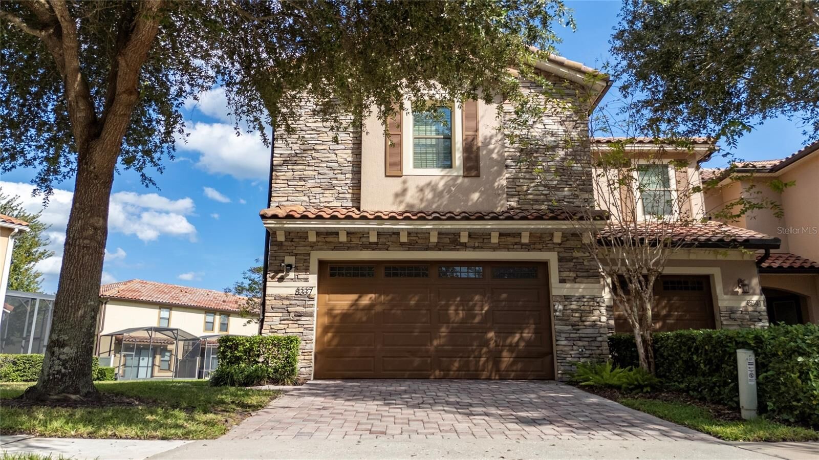 Property Photo: 8337 Kelsall Drive FL 32832